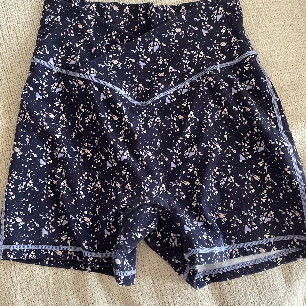 Buffbunny Siren short terrazzo